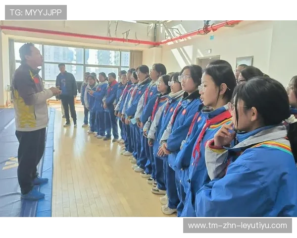 举重学院完善青少年训练的康复体系与伤病预防教育,举重训练馆 举重学院完善青少年训练的康复体系与伤病预防教育,举重训练馆